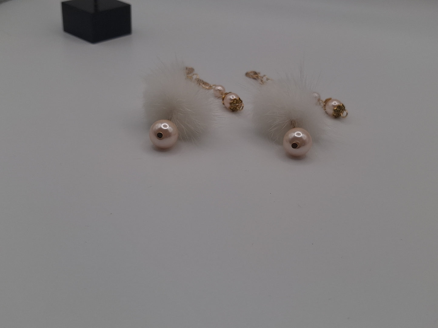 Pair of Keyrings with white fur poms and pearl beads