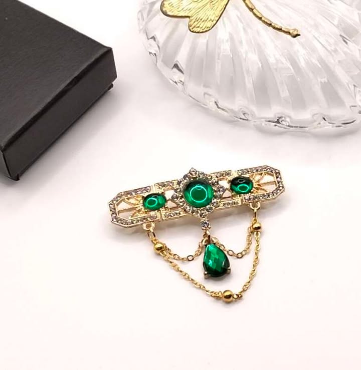 Vintage Art Deco Brooch - Gold-Plated with Emerald Green Crystals